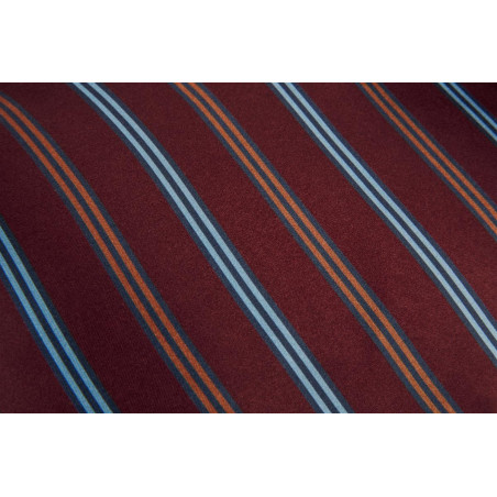 Dekoratiivne padi Meja Red interneti teel